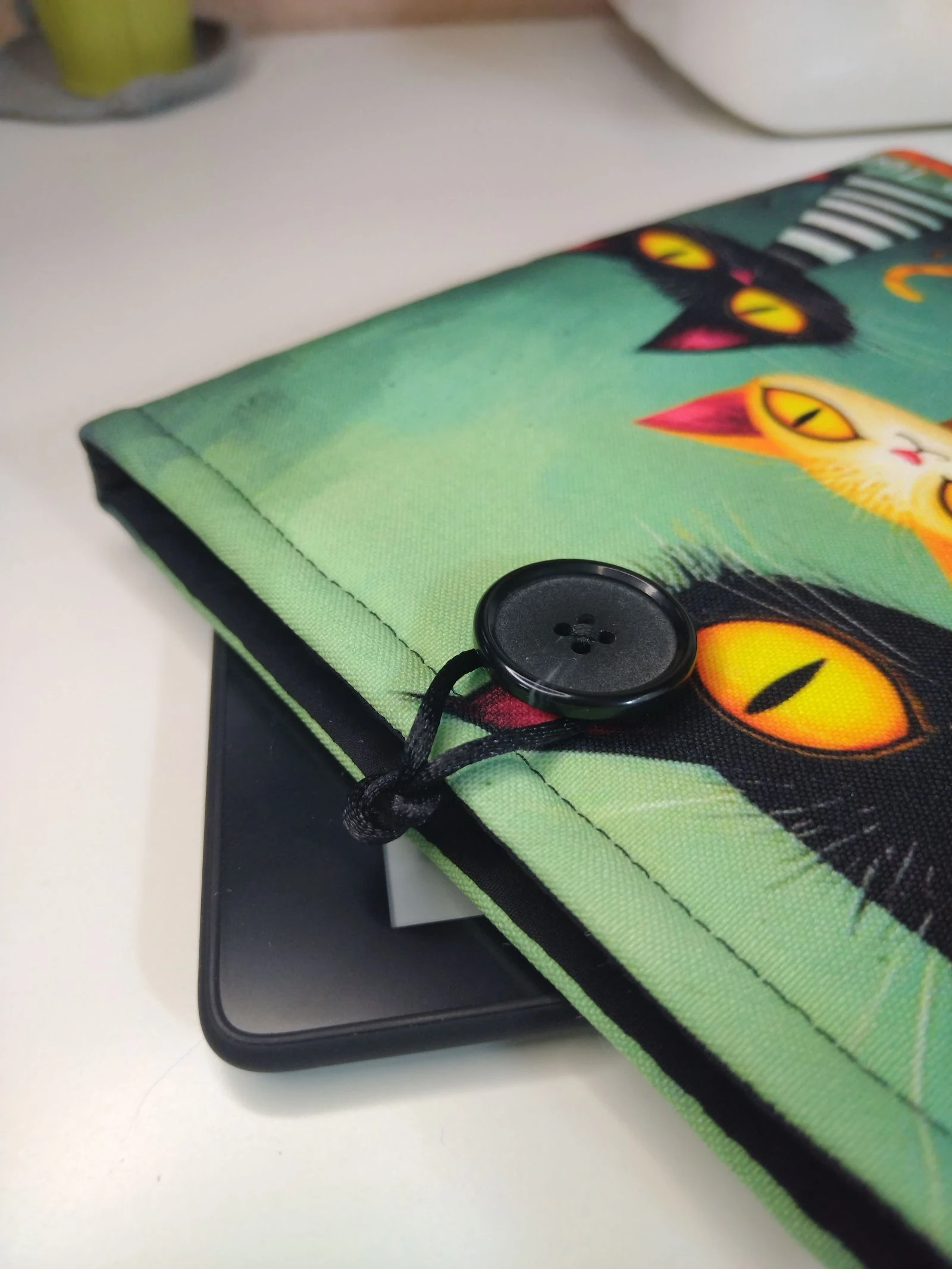 Célula acolchoada para ebook - Gatos e frase - Feito à mão. – photo 3